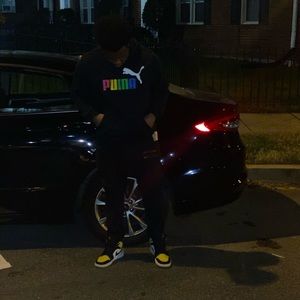 Meet your Posher, Dennis